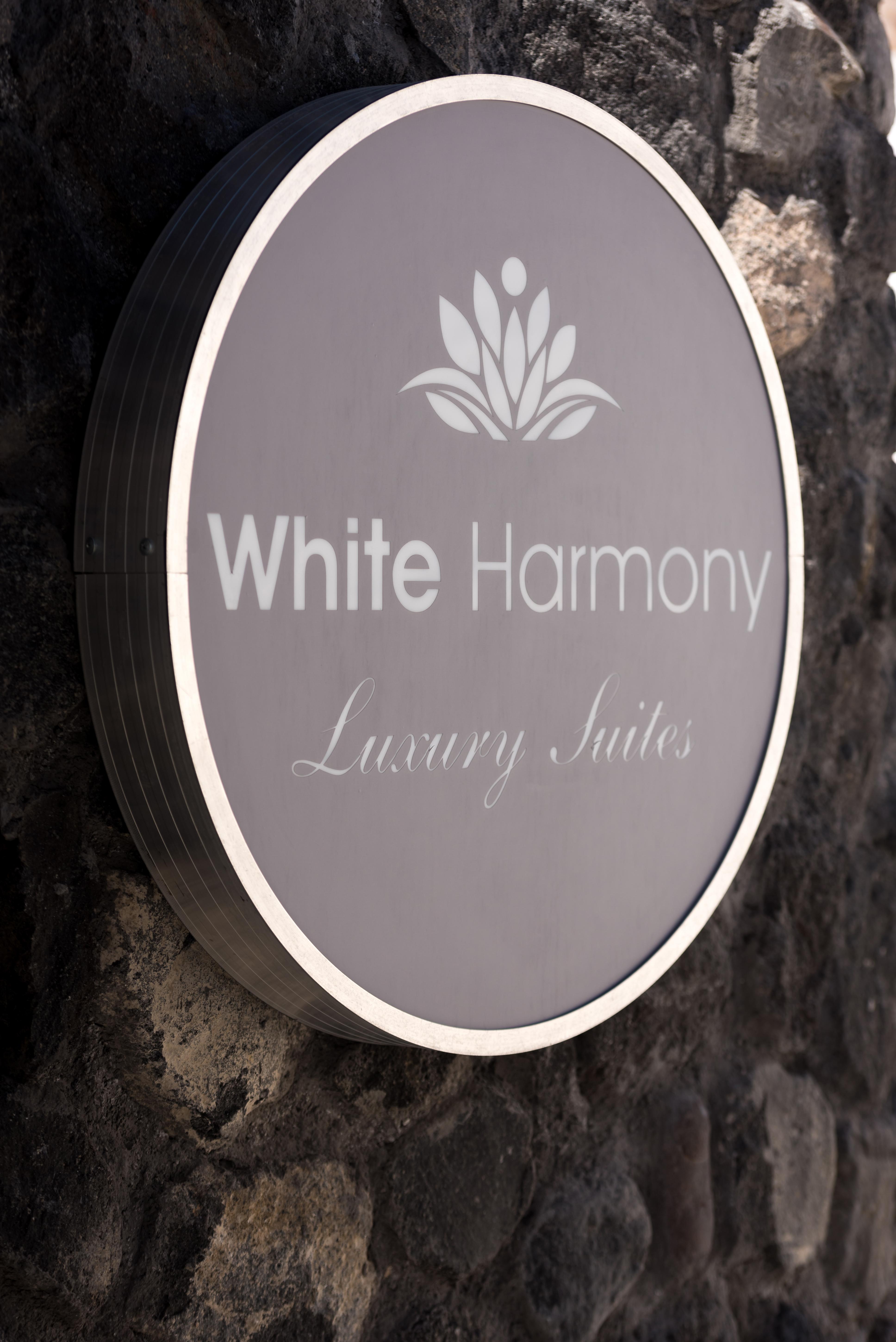 White Harmony Suites Megalohóri Kültér fotó